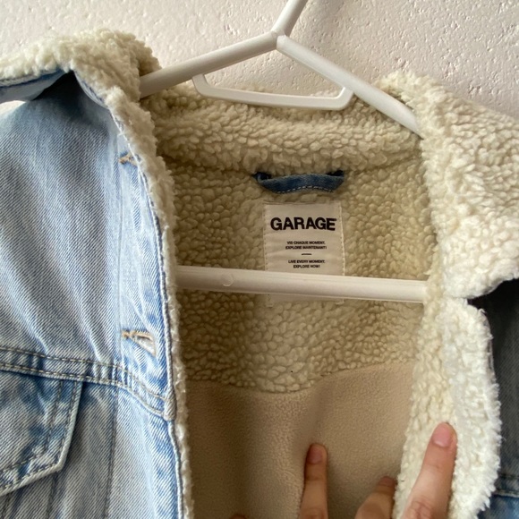 Cropped fluffy jean jacket - Picture 2 of 3